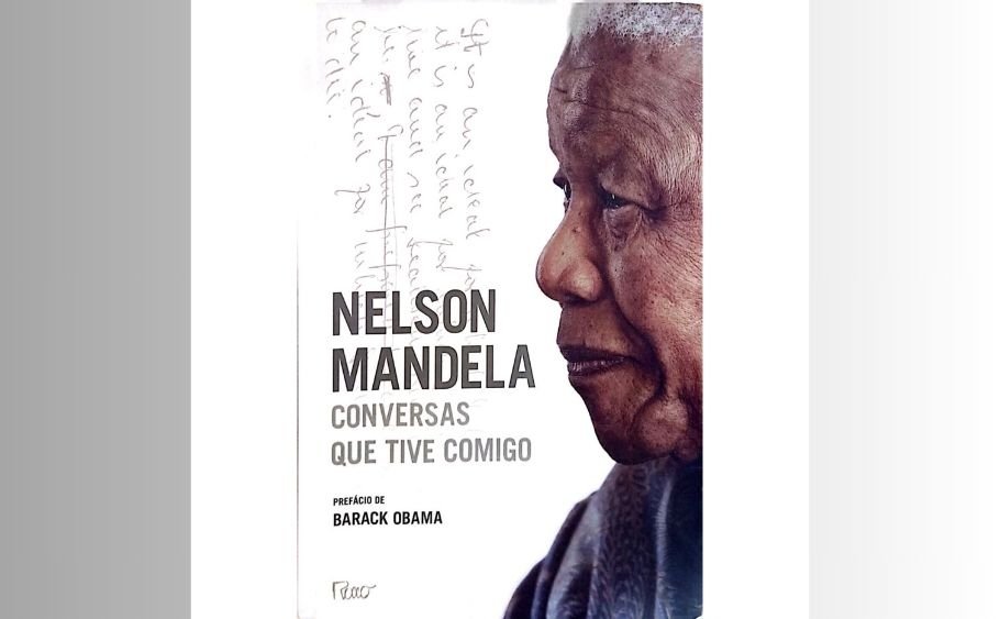 Capa do livro “Conversas Que Tive Comigo”, de Nelson Mandela – Reflexões pessoais, cartas e pensamentos do líder sul-africano.